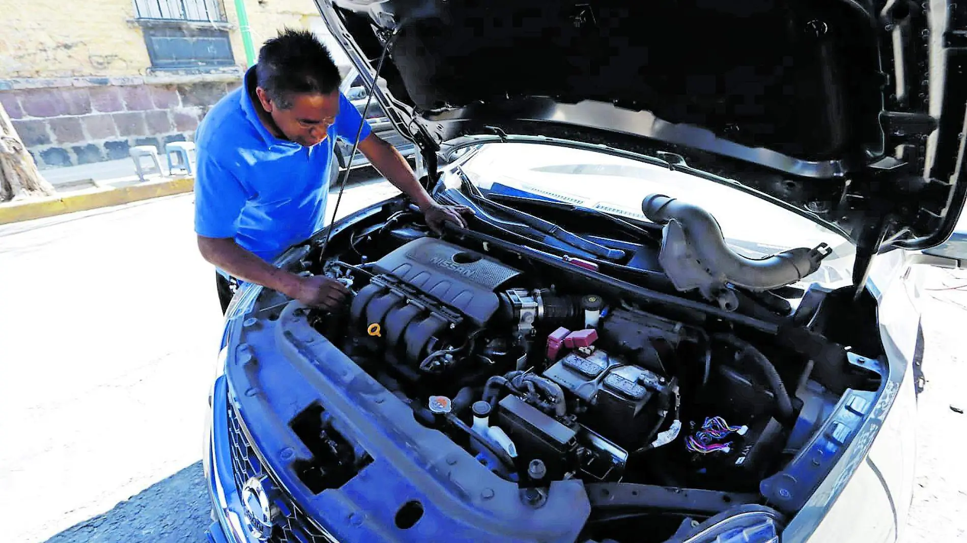 Desconocen mecánicos nuevas medidas para poder verificar los automóviles portada